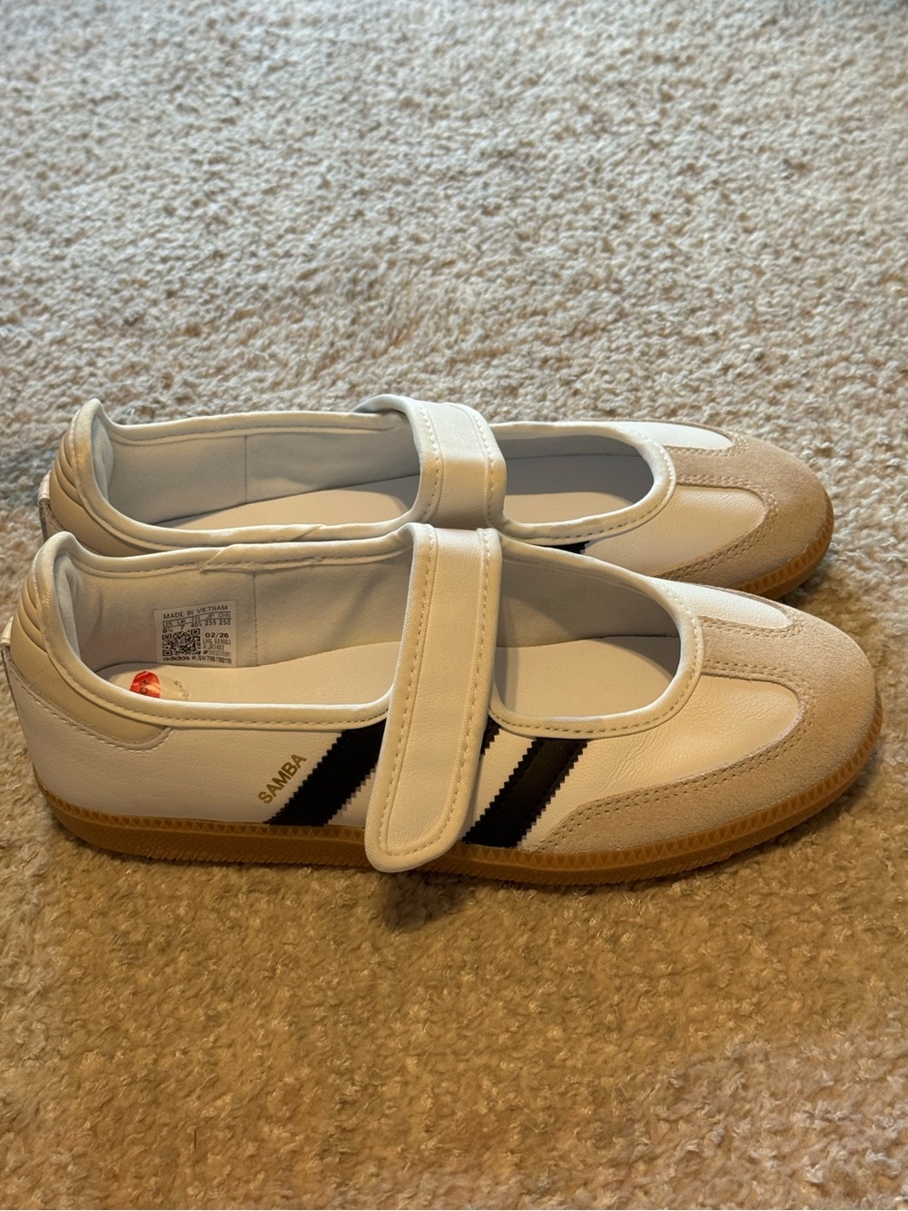 NEW adidas Samba Jane Shoes in Cloud White / Alumina / Core Black - Picture 7 of 10